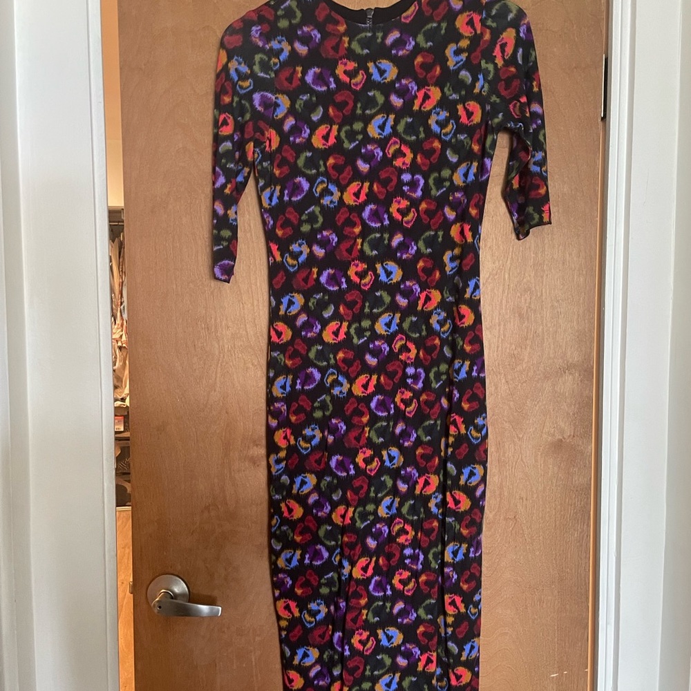 Farm Rio
Leopard-Print Fitted Sheath Dress - Picture 8 of 9